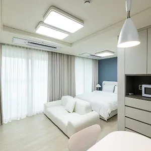 더노벰버스테이 인 랜드마크 **** 인천